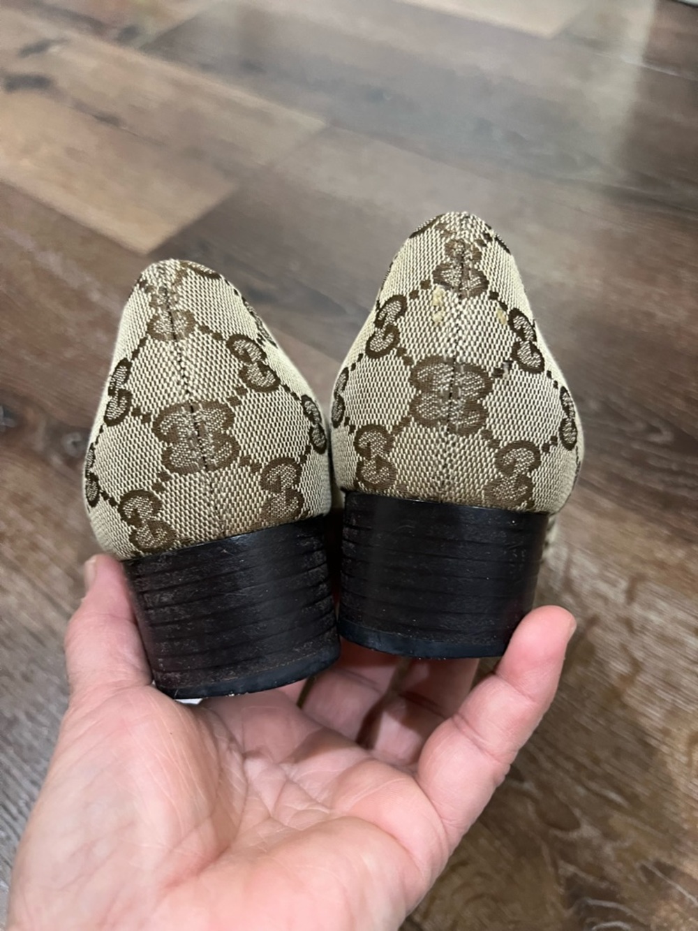 Gucci canvas Brown Monogram Pumps with gold and brown Leather Strap size 38 - Picture 6 of 11